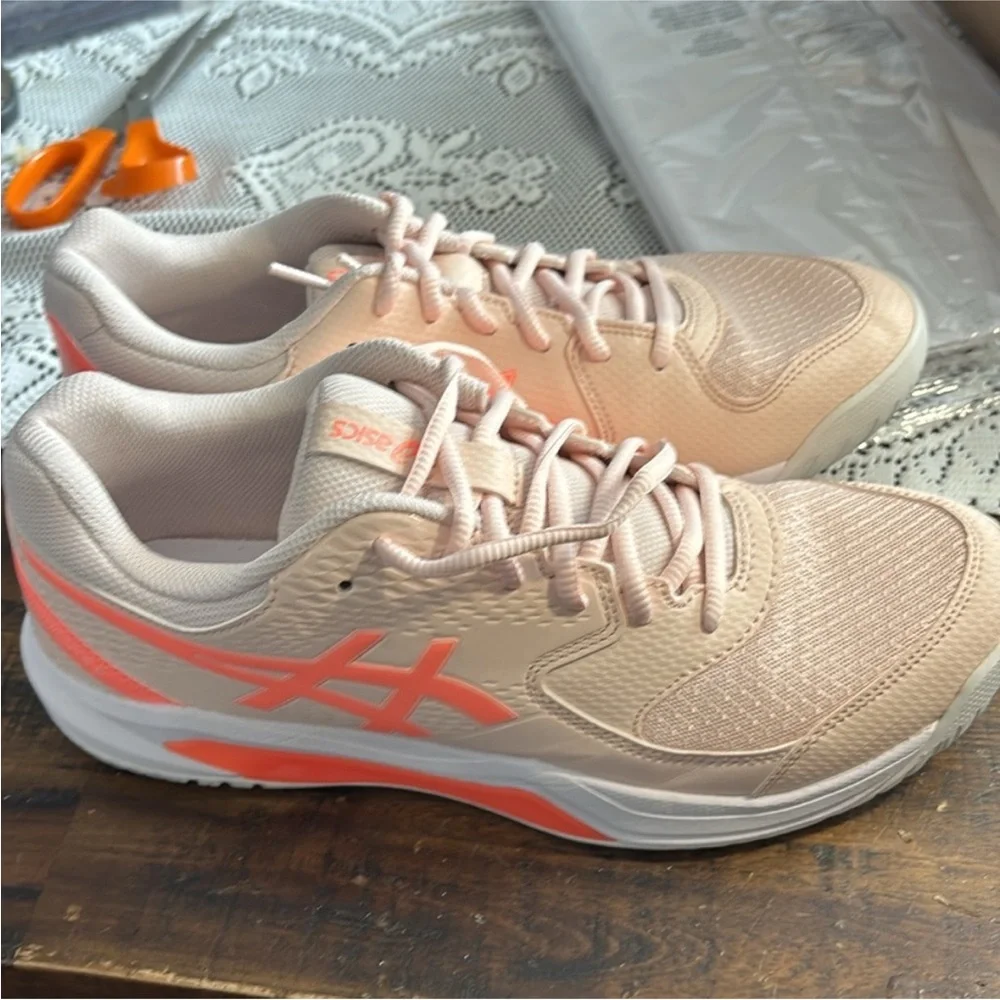 ASICS‎ Women's Low-Top Sneakers Sz 10